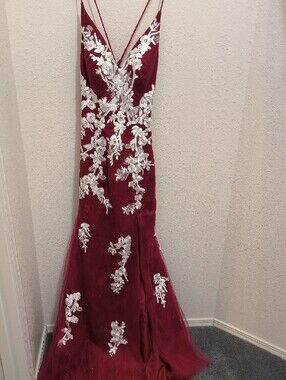 NWT Hebeos Formal Burgundy And White Embroidery Gown Tie Up Crisscross Back.